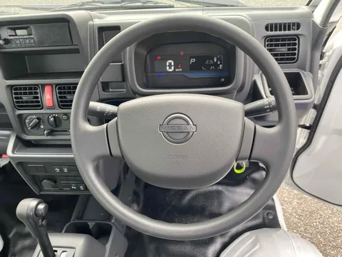 Nissan Clipper Truck