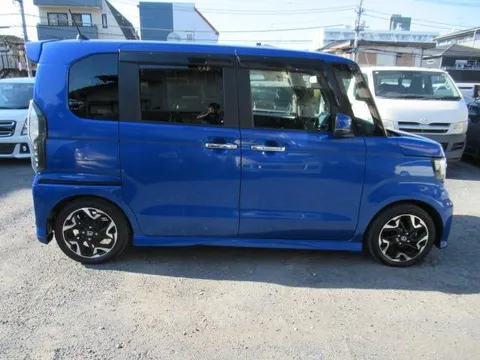 Honda N-BOX Custom