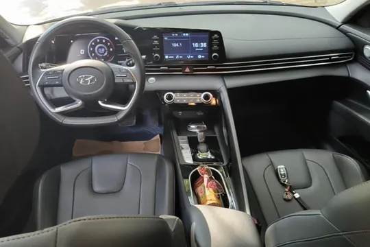 Hyundai Elantra