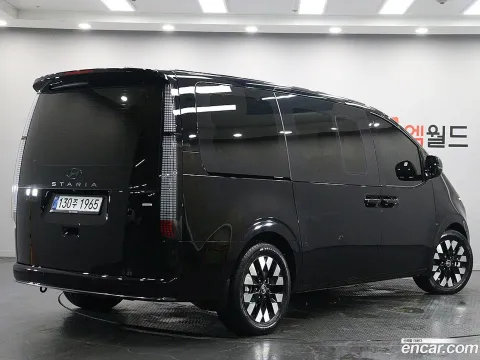 Hyundai Staria