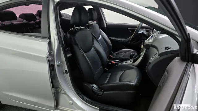 Hyundai Elantra (Avante)