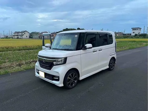 Honda N-BOX Custom