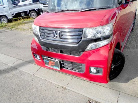 Honda N-BOX Custom
