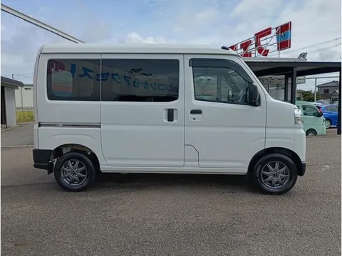 Toyota Pixis Van