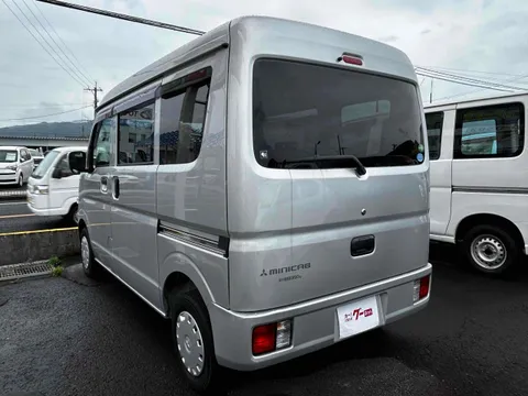 Mitsubishi Minicab Van