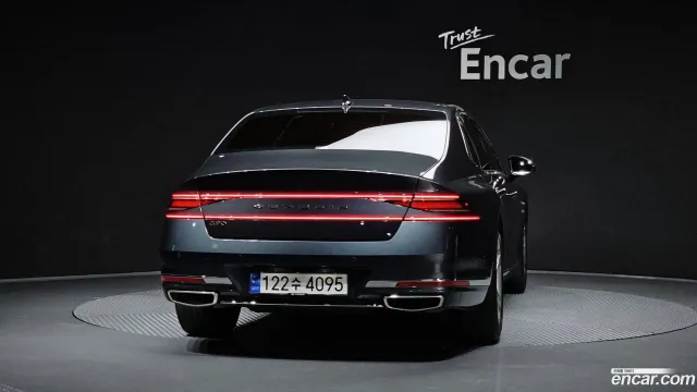 Genesis G90