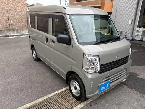 Nissan Clipper Van