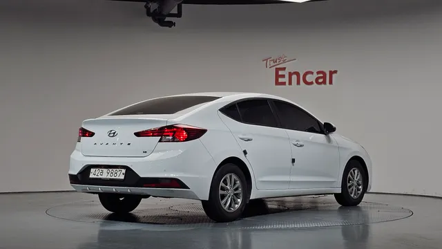 Hyundai Elantra (Avante)