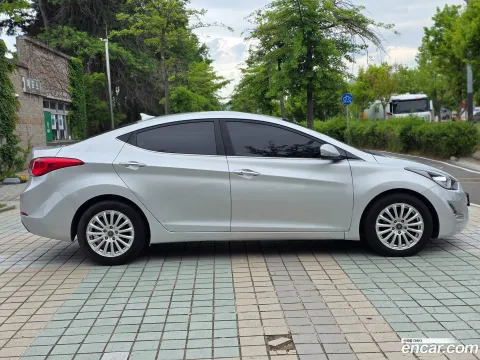 Hyundai Elantra (Avante)