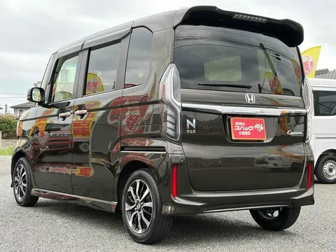 Honda N-BOX Custom