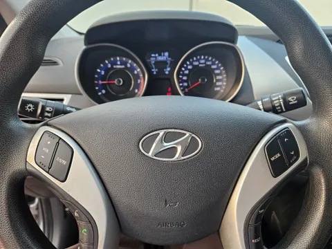 Hyundai Elantra (Avante)