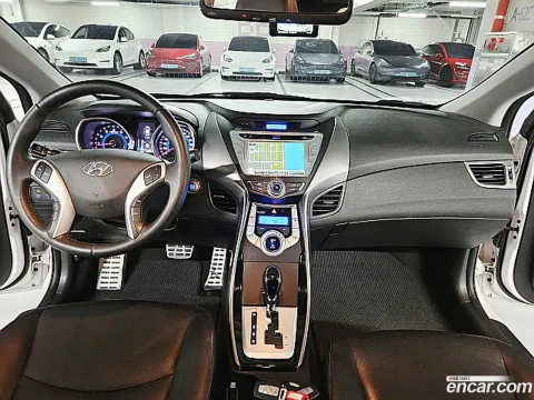 Hyundai Elantra (Avante)