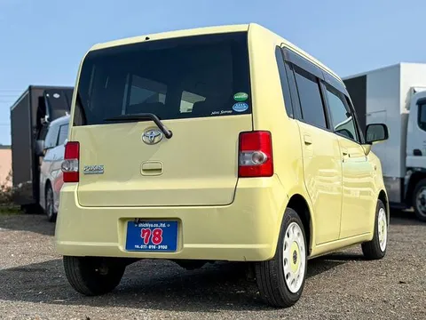 Toyota Pixis Space