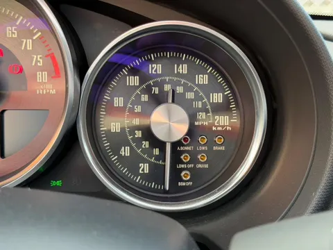 Mazda MX-5 (Roadster)