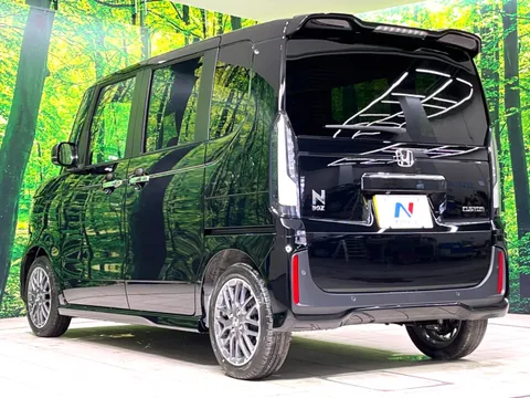 Honda N-BOX Custom