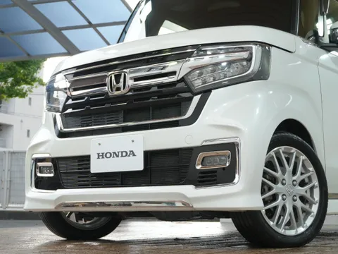 Honda N-BOX Custom
