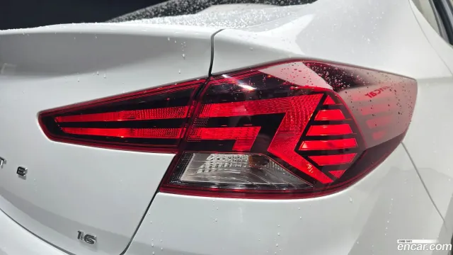 Hyundai Elantra (Avante)