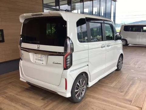 Honda N-BOX Custom