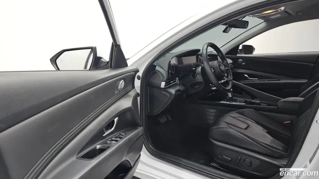 Hyundai Elantra (Avante)