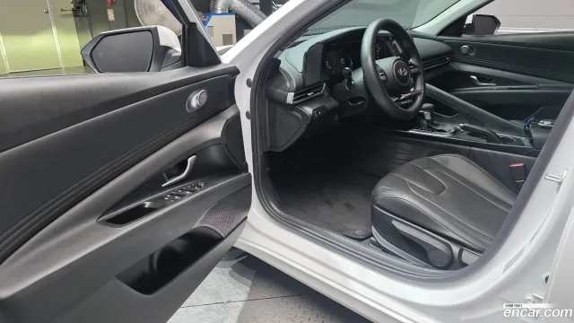 Hyundai Elantra (Avante)