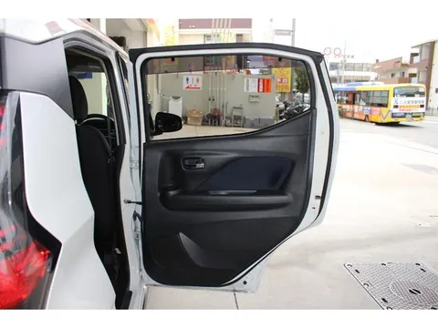 Mitsubishi eK X