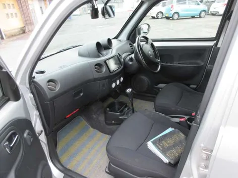 Daihatsu Esse