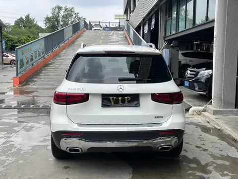 Mercedes-Benz Mercedes-Benz GLB