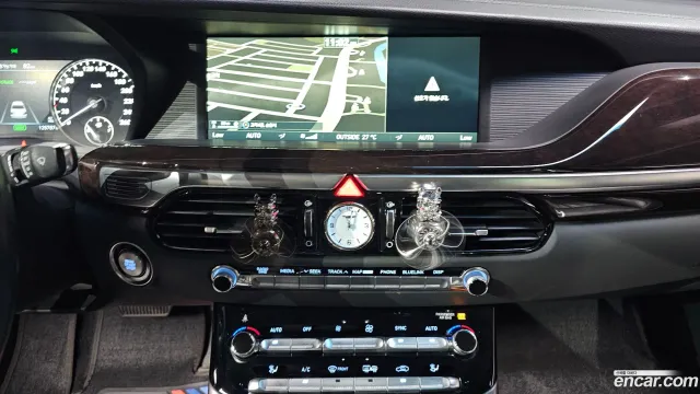 Genesis G90 (EQ900)