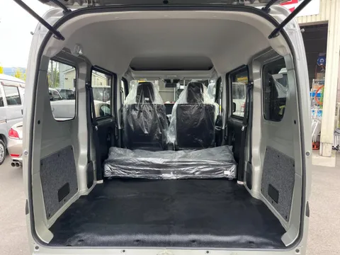 Nissan Clipper Van