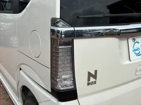 Honda N-BOX Custom