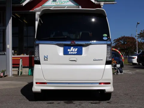 Honda N-BOX Custom