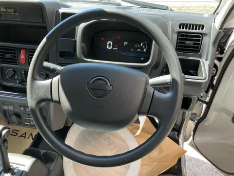 Nissan Clipper Truck