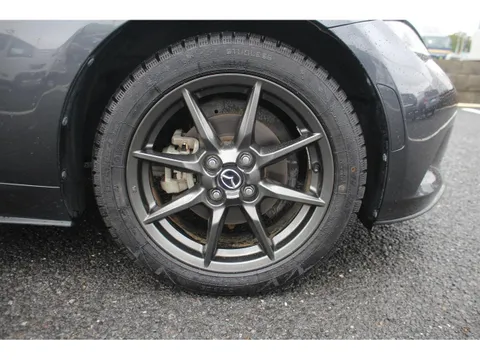 Mazda MX-5 (Roadster)