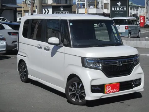 Honda N-BOX Custom