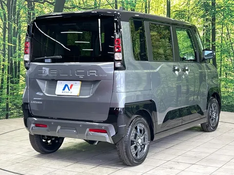 Mitsubishi Delica Mini