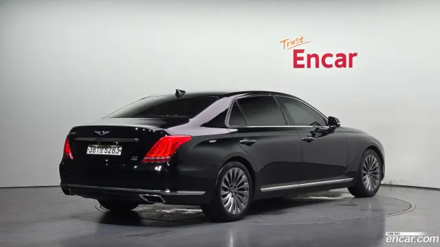 Genesis G90 (EQ900)