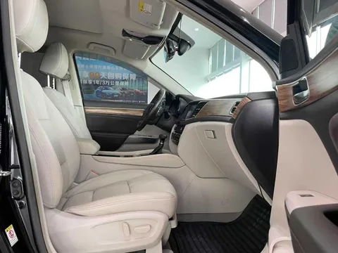 Gac GS8