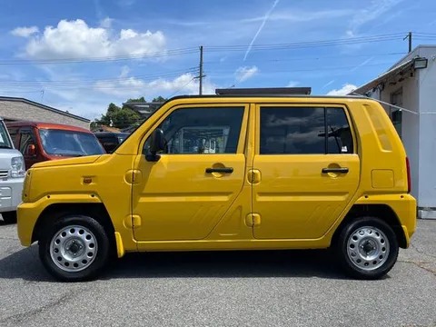 Daihatsu Naked