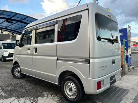 Mitsubishi Minicab Van