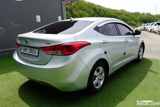 Hyundai Elantra (Avante)