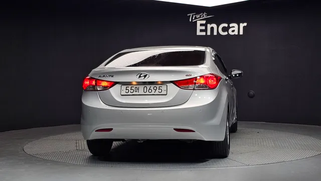 Hyundai Elantra (Avante)