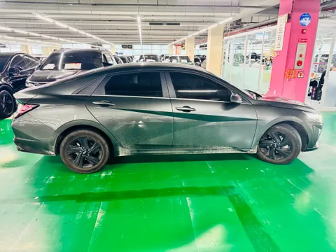 Hyundai Elantra (Avante)
