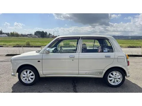 Daihatsu Mira Gino