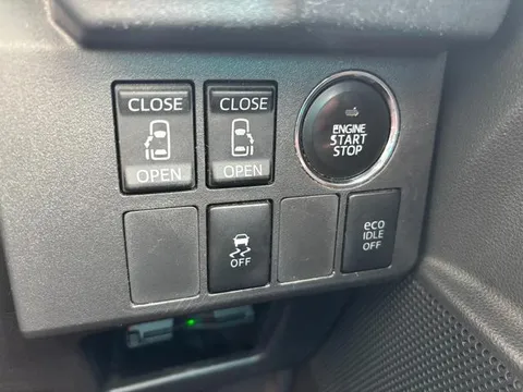 Toyota Pixis Mega