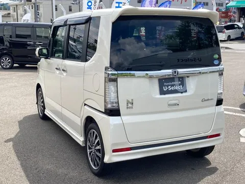 Honda N-BOX Custom