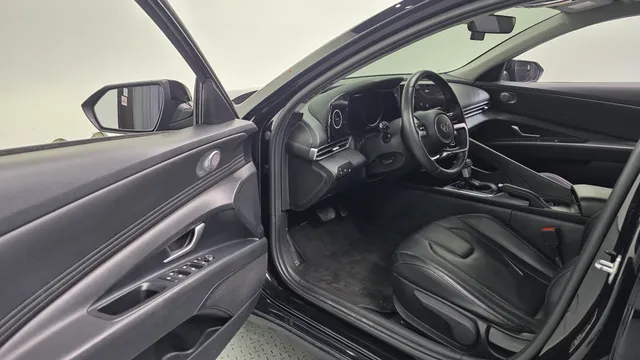 Hyundai Elantra (Avante)