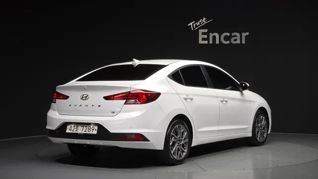 Hyundai Elantra (Avante)