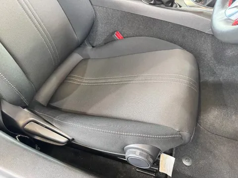 Mazda MX-5 (Roadster)