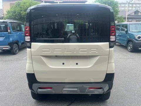 Mitsubishi Delica Mini