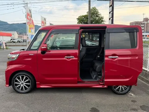 Suzuki Spacia Custom
